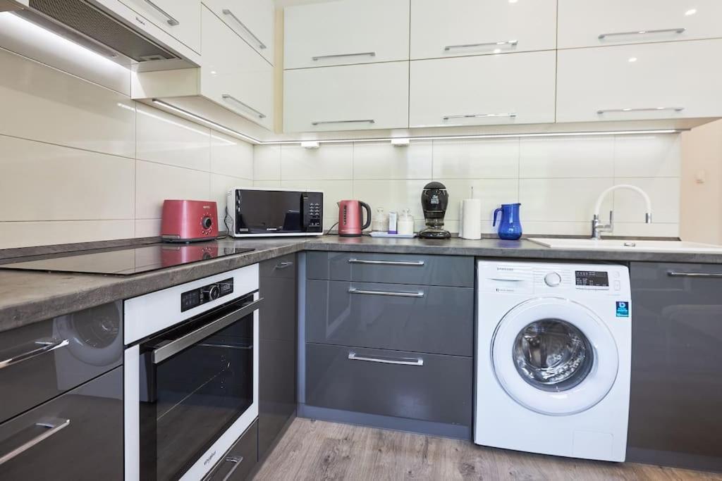 Zoe Apartman, Koezponthoz Koezel Апартаменти Дебрецен